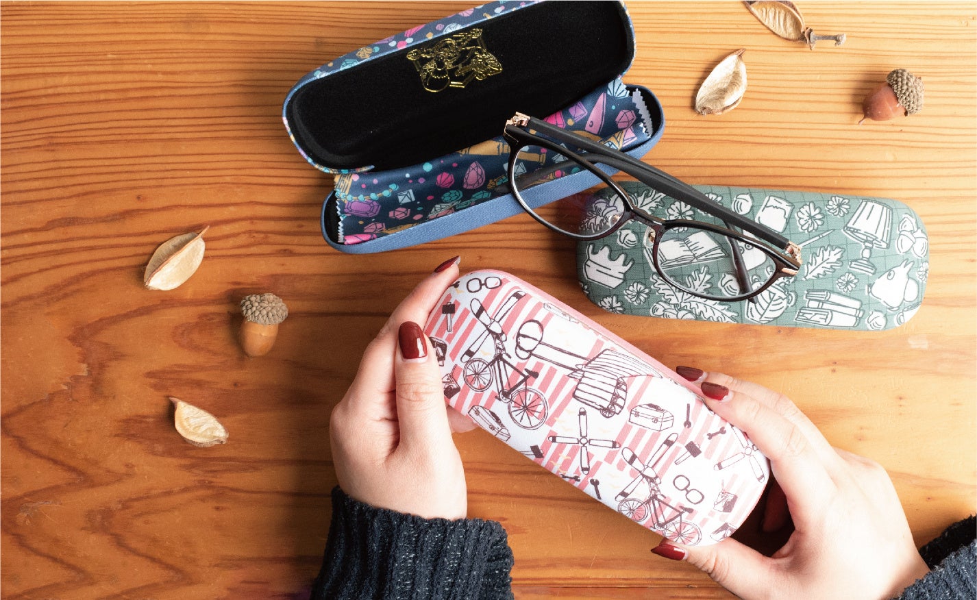 メガネケース　各1,650円