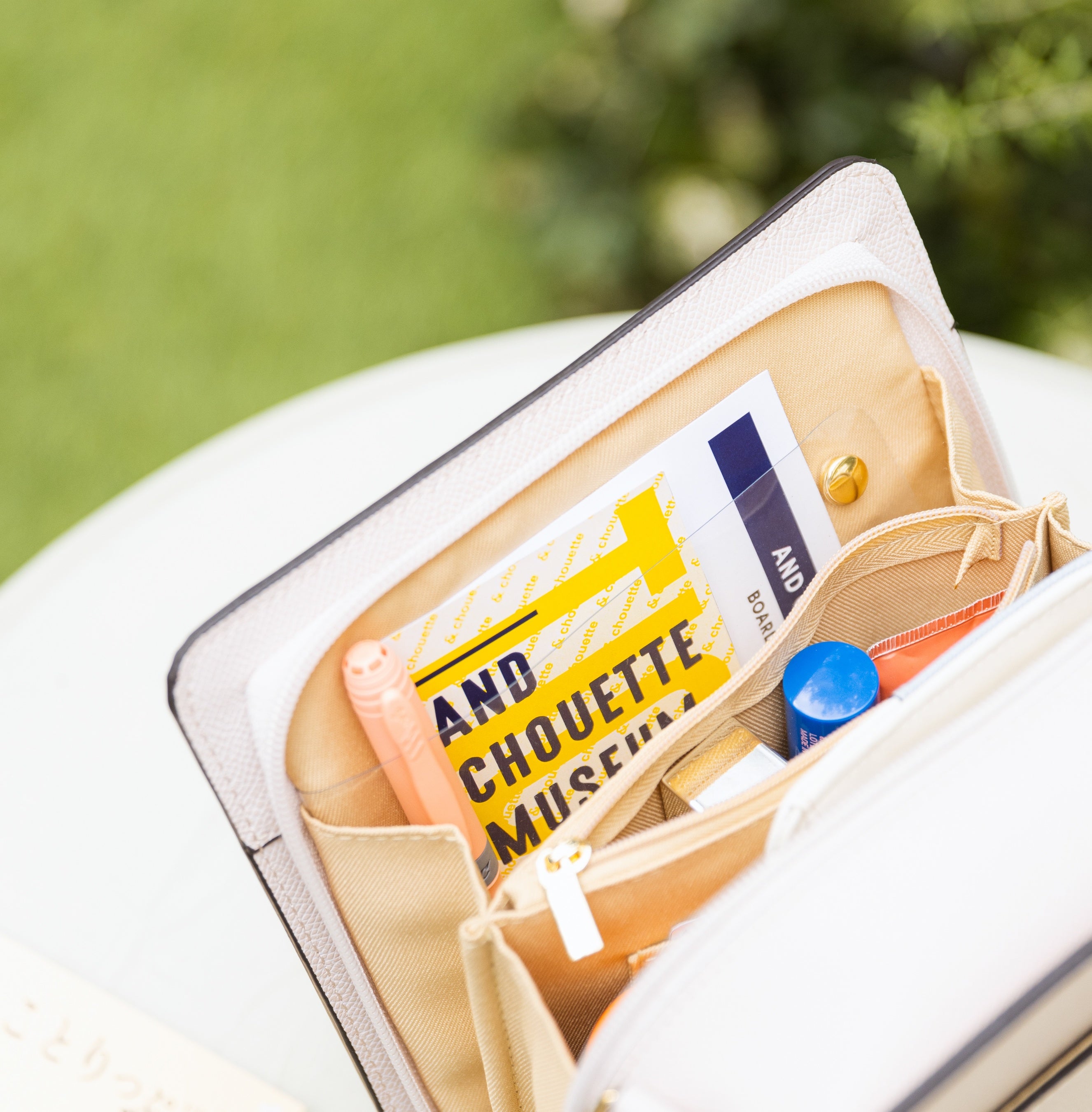 マルチポケットスクエアショルダーバッグ