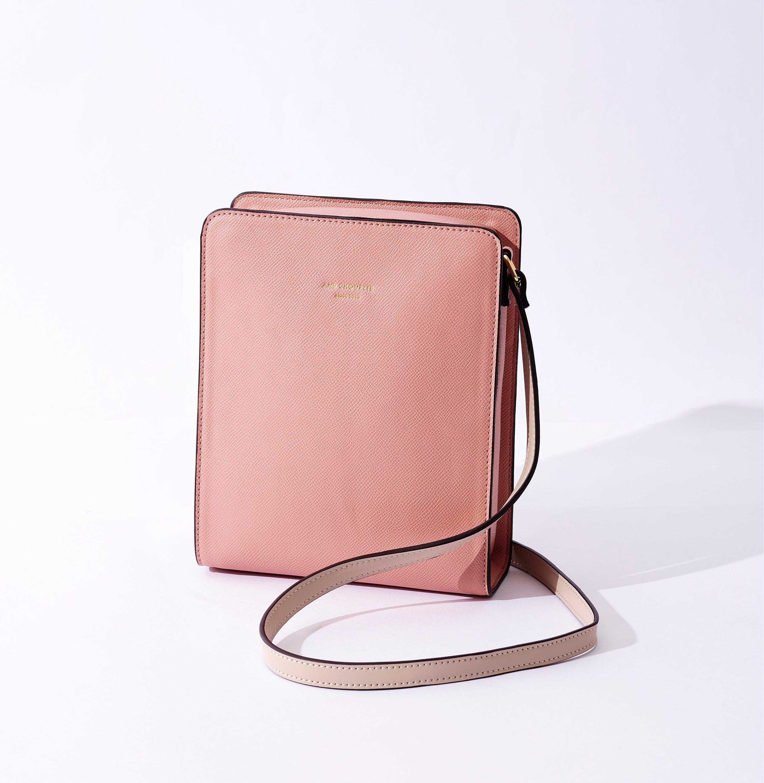 ショルダーバッグ　ピンク　