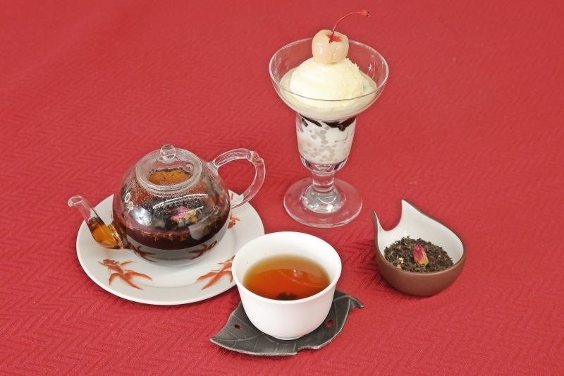 ＜悟空茶荘＞悟空　暴暴茶と敦煌パフェのセット