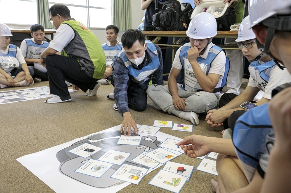 非常持出袋の中身を考えるワークショップ