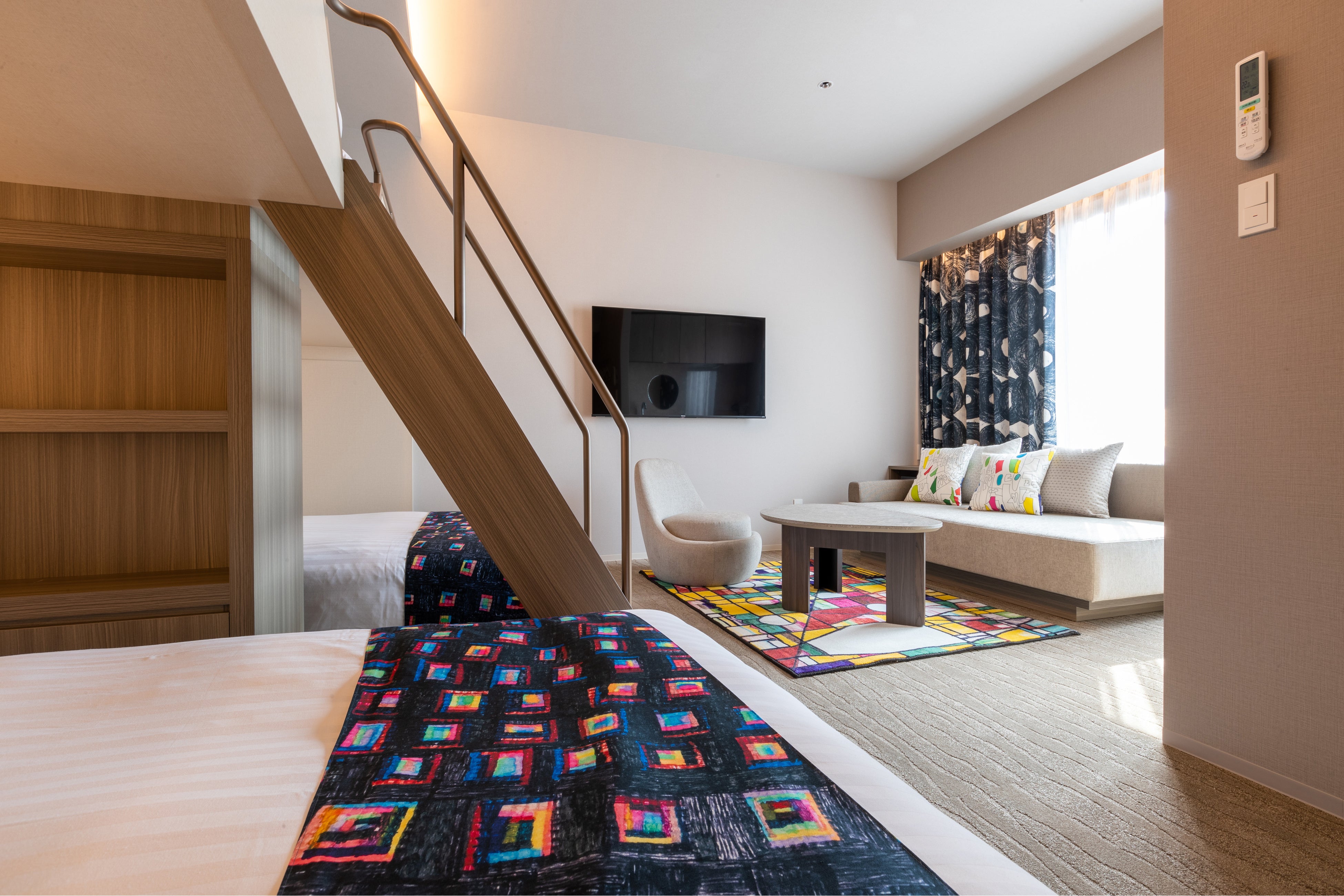 ヘラルボニー　スタンダードバンク