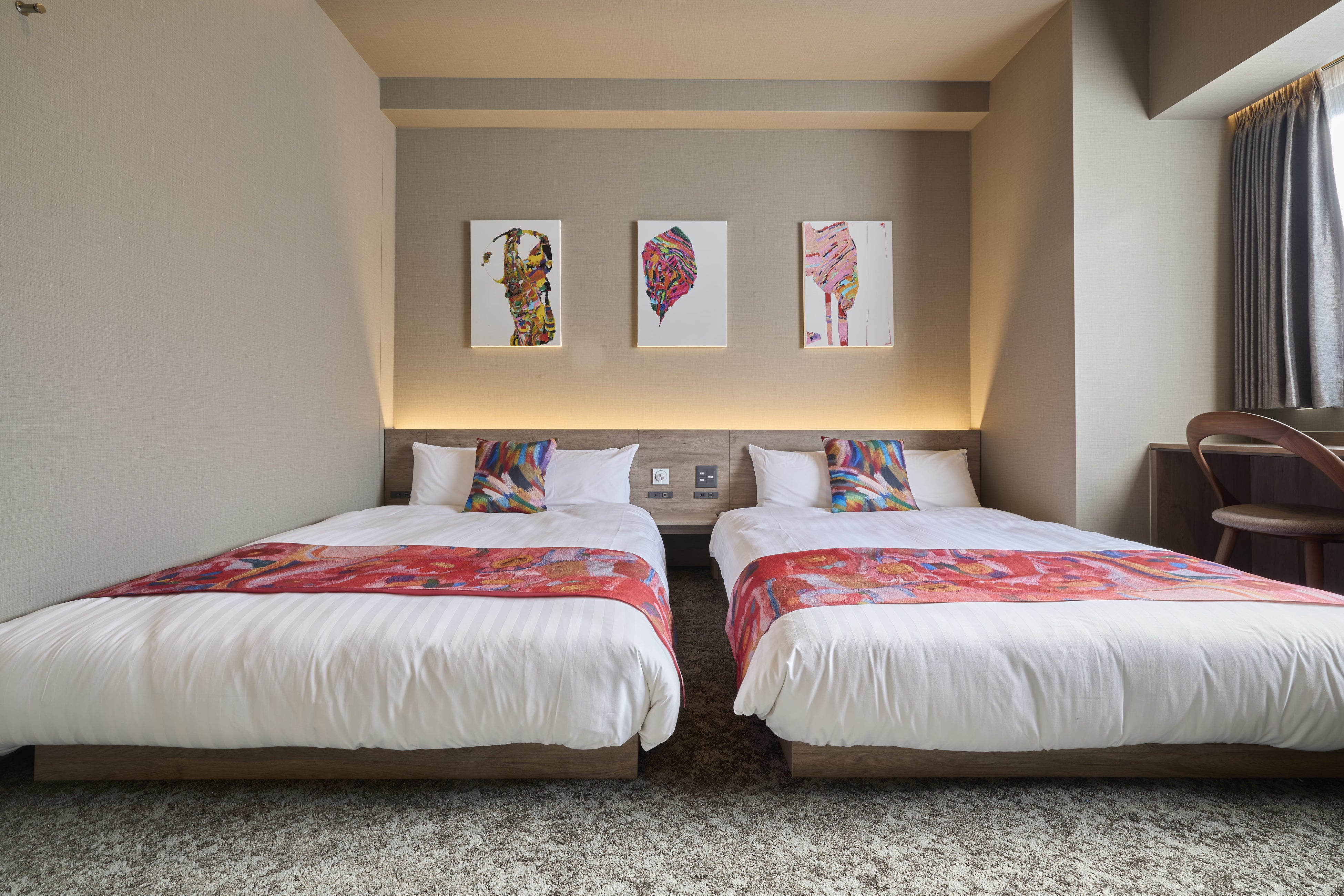 ヘラルボニー　ユニバーサルルーム