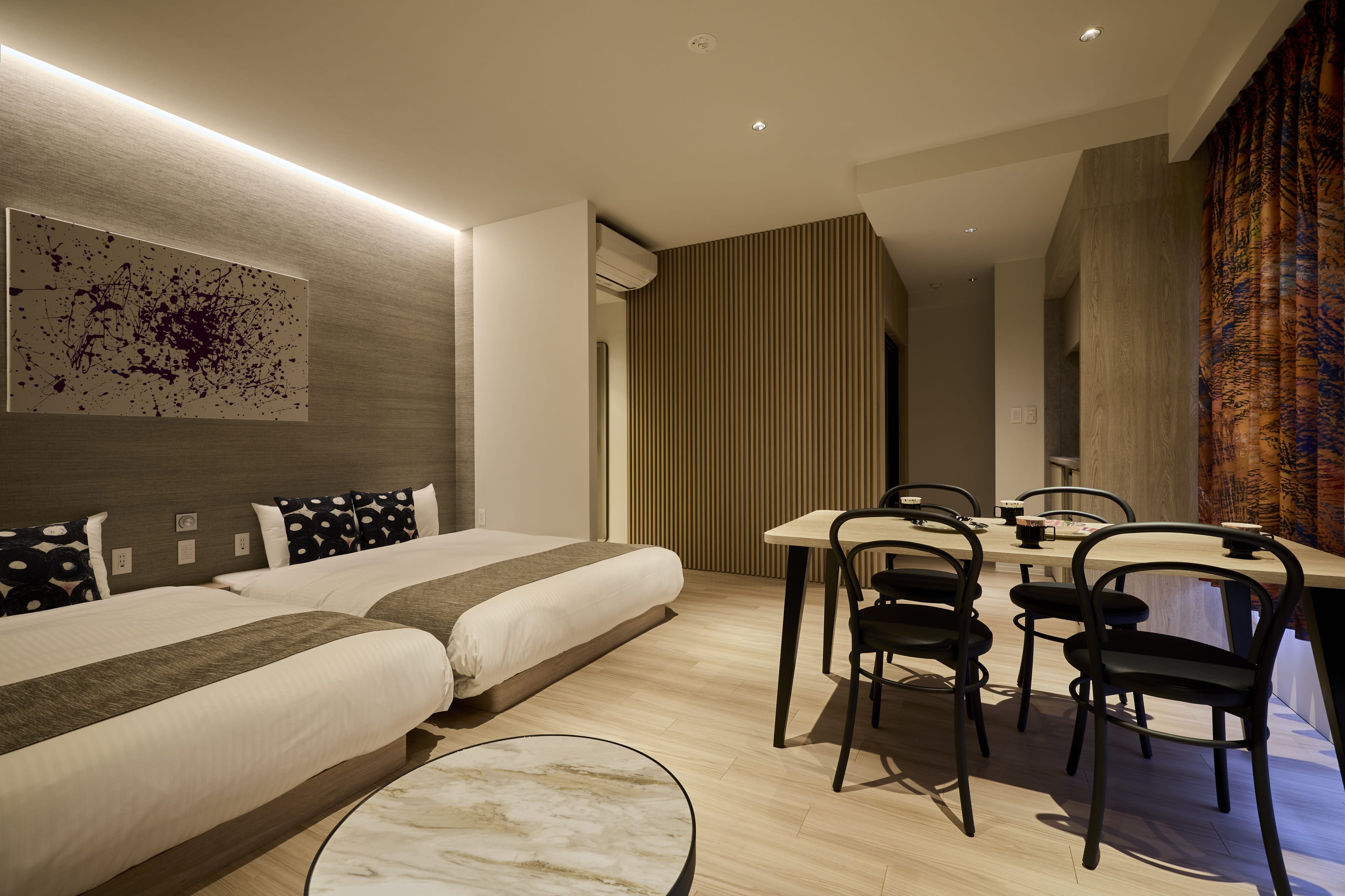 ヘラルボニー　ユニバーサルルーム