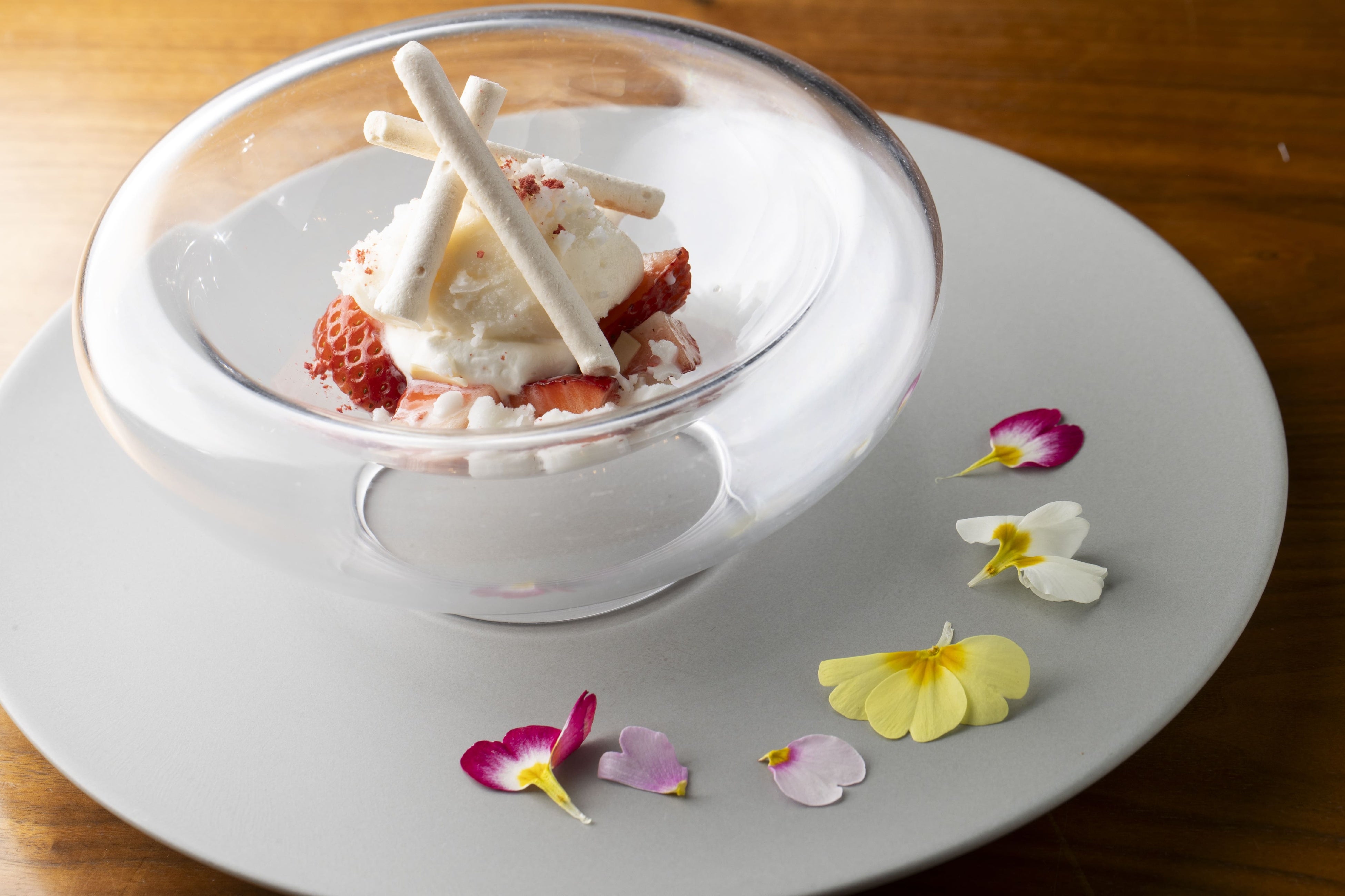 スカイベリー（苺）とシャンパンのデセール