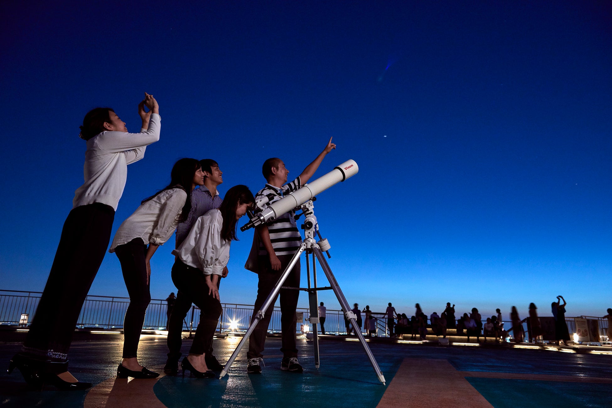 六本木ヒルズ展望台の秋企画 秋の夜長を絶景と星空を眺めながら過ごす 天空のスターキャンプ 開催 森ビル株式会社のプレスリリース 六本木ヒルズ展望台の秋企画 秋の夜長を絶景と星空を眺めながら過ごす 天空のスターキャンプ 開催 森ビル株式会社のプレスリリース