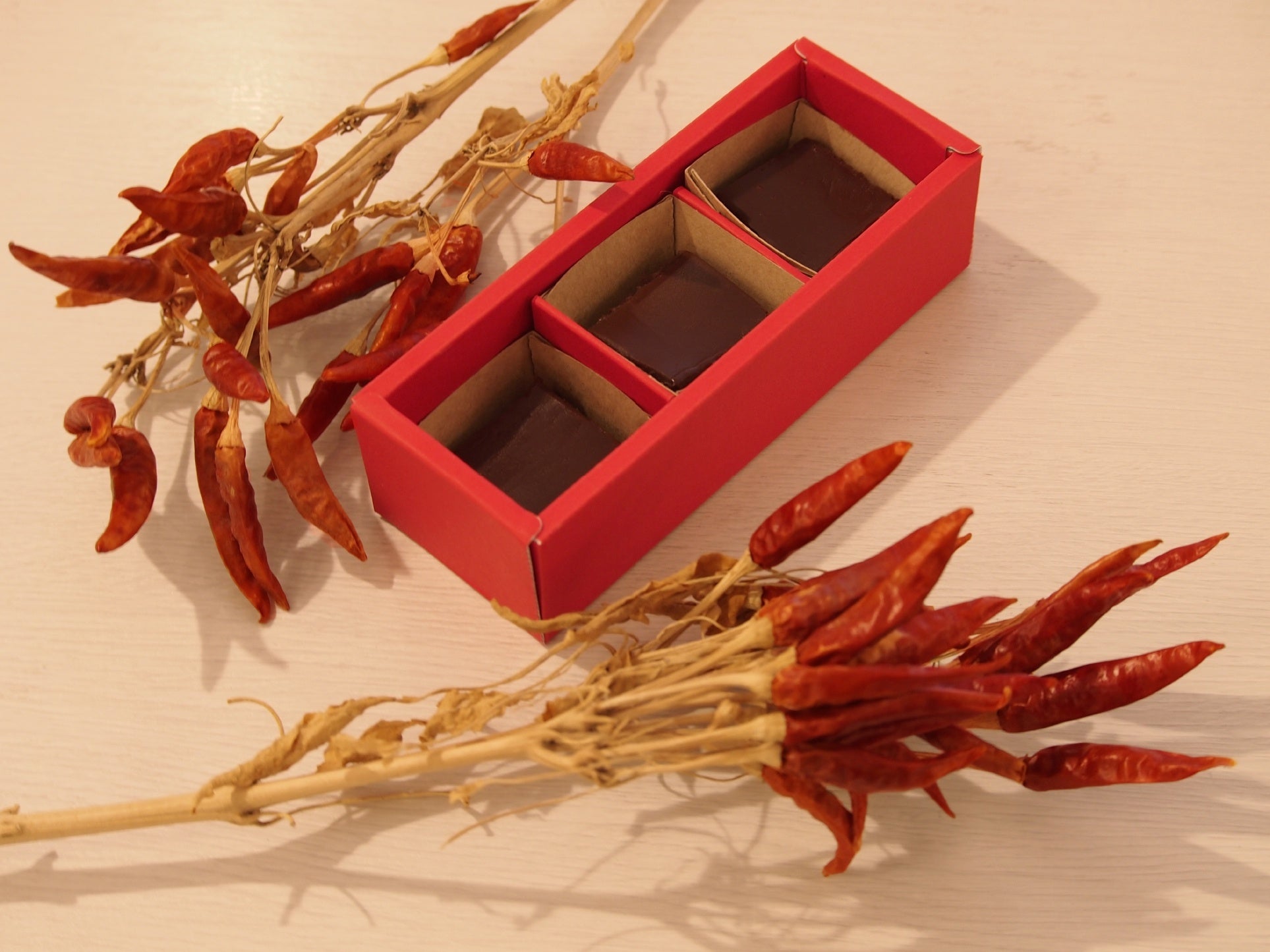 激辛生チョコレート