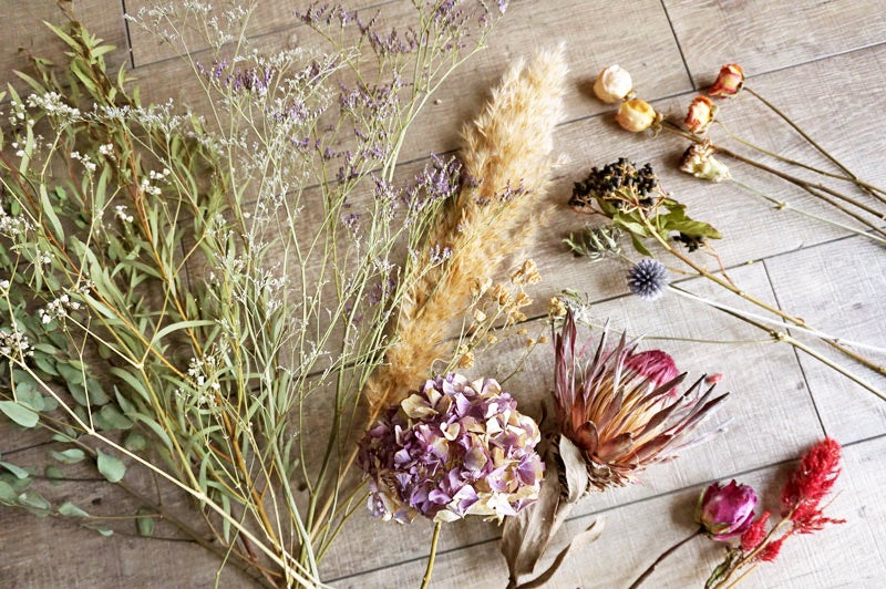 お客様のお好みで花材をオーダーできます。