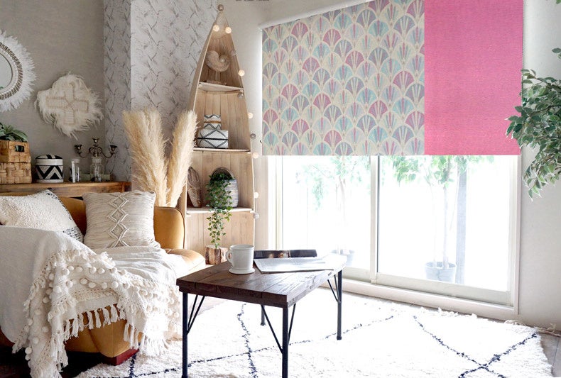 びっくりカーテンのオリジナル柄と無地のカーテン生地を組み合わせて