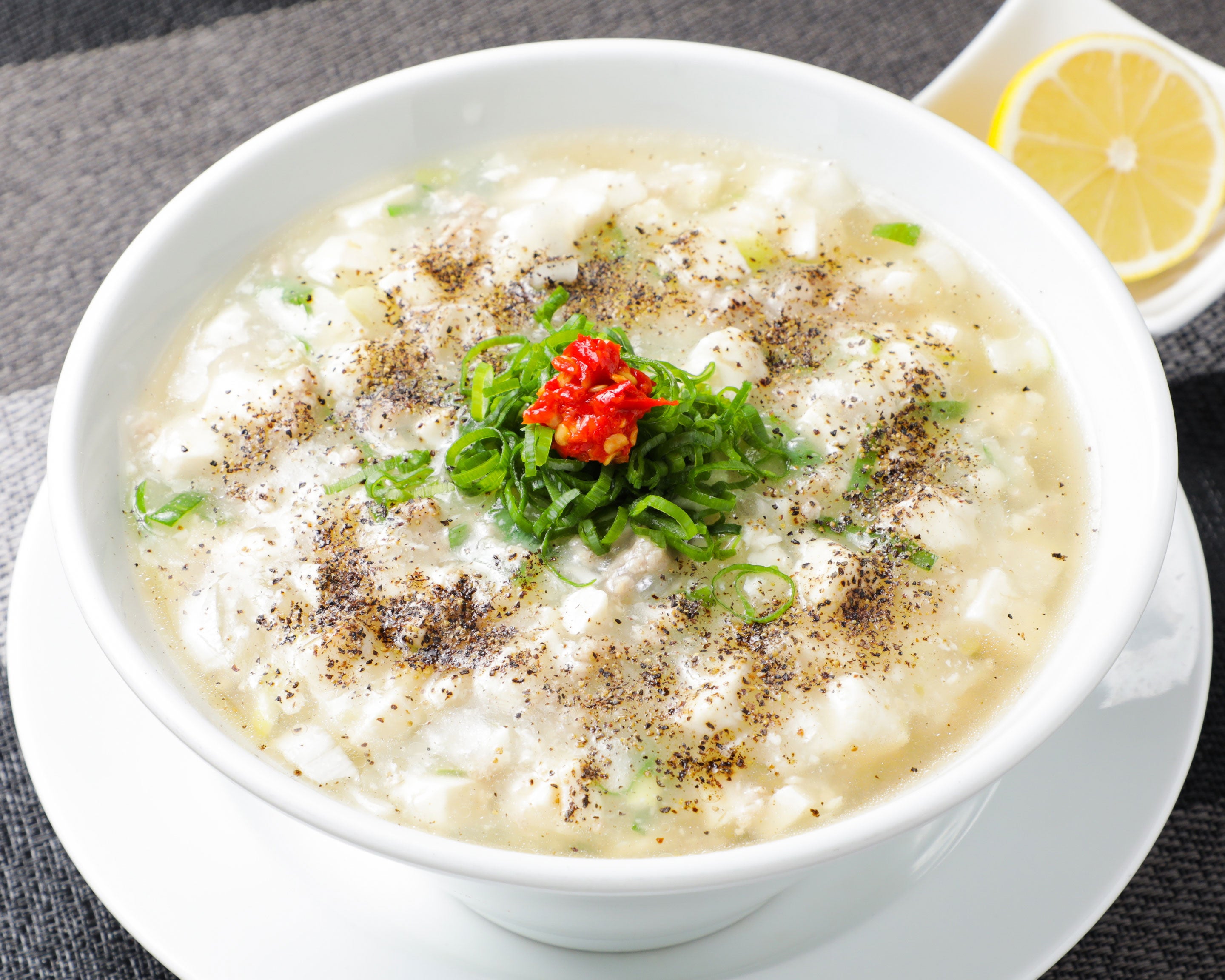 MABO RICE White（マーボライス　ホワイト）レギュラー：1,280円　/　ハーフ：640円