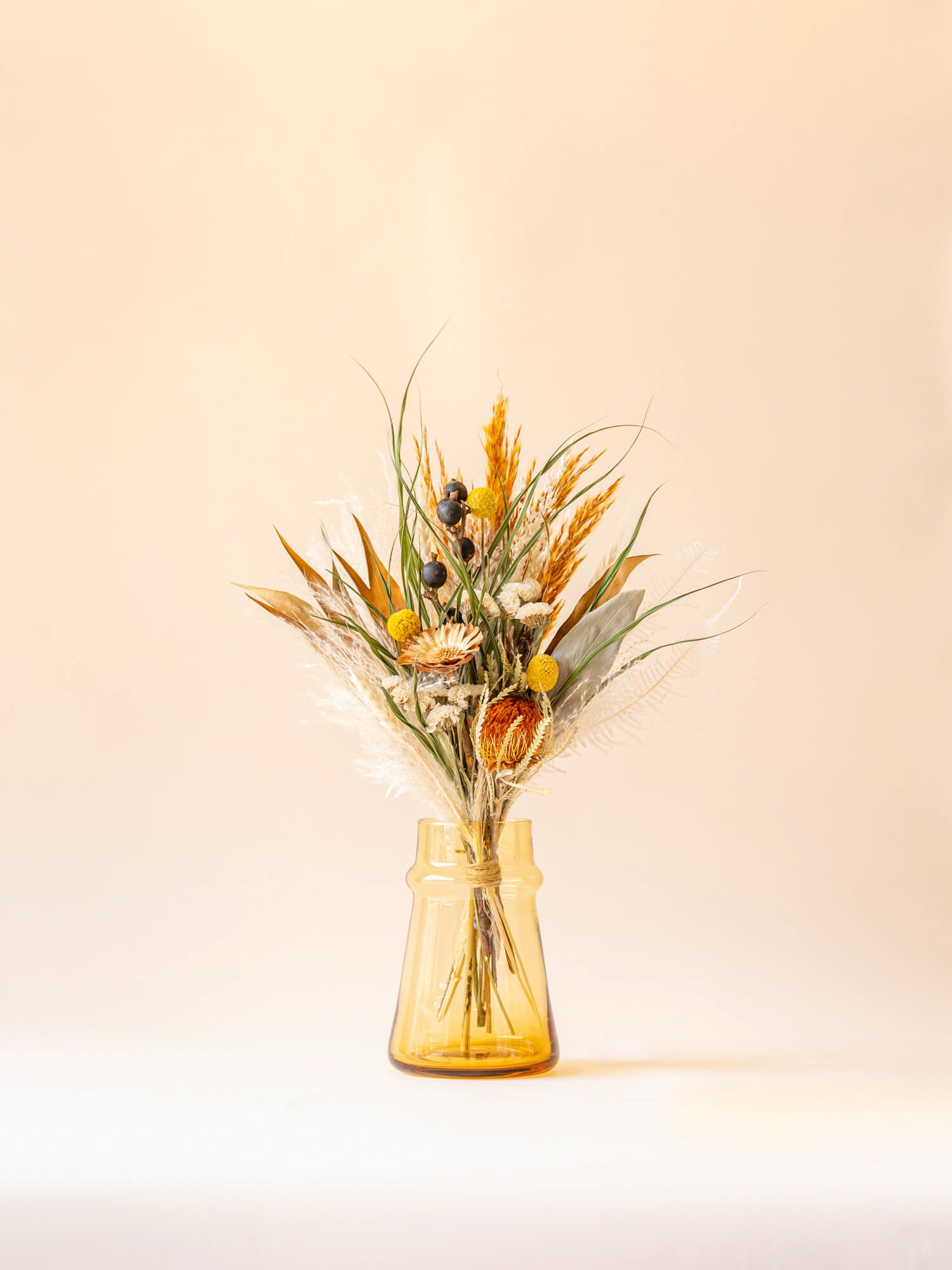 秋の実りのドライフラワー花瓶アレンジ
