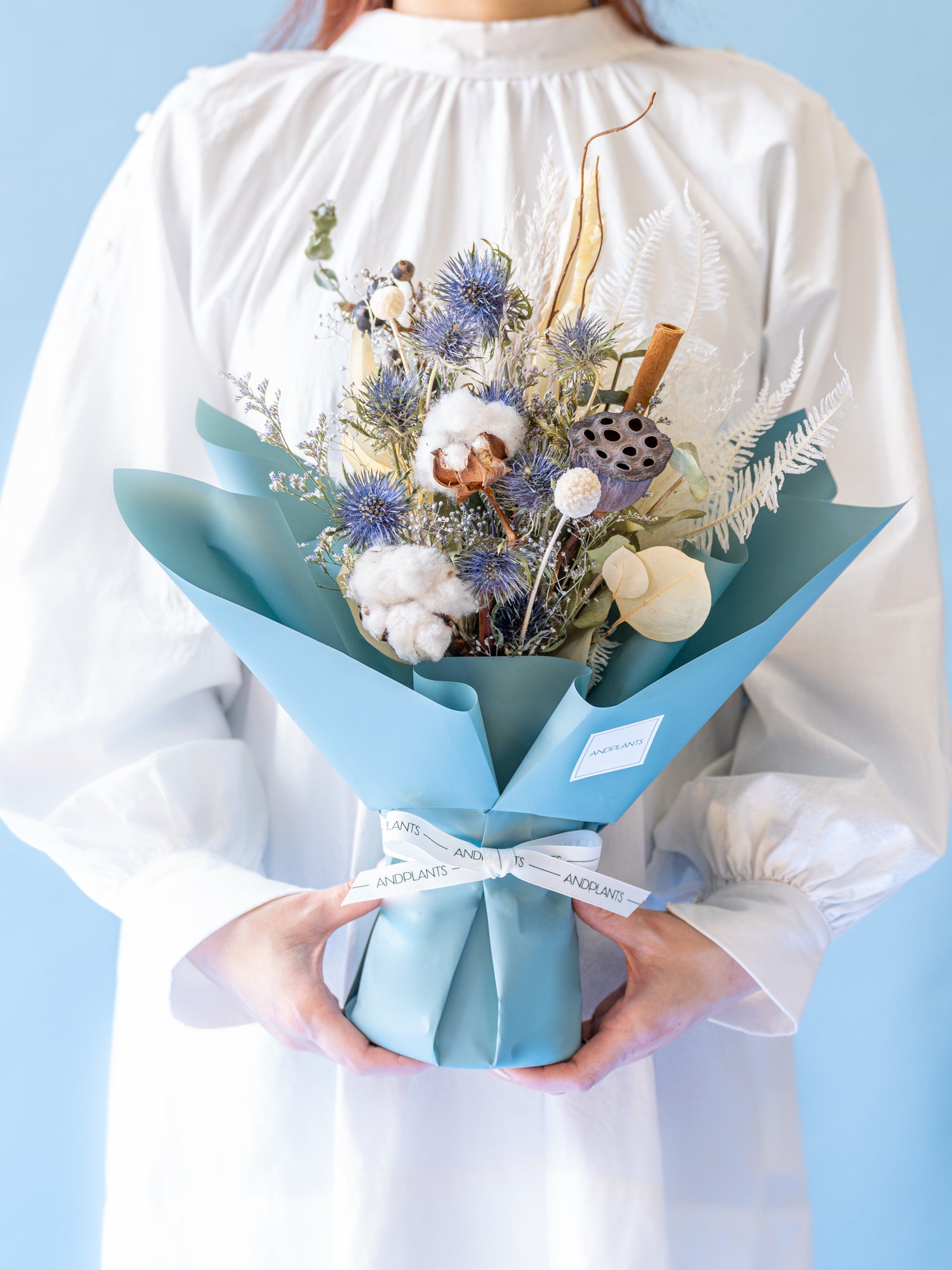 パウダースノーなドライフラワー花瓶アレンジ