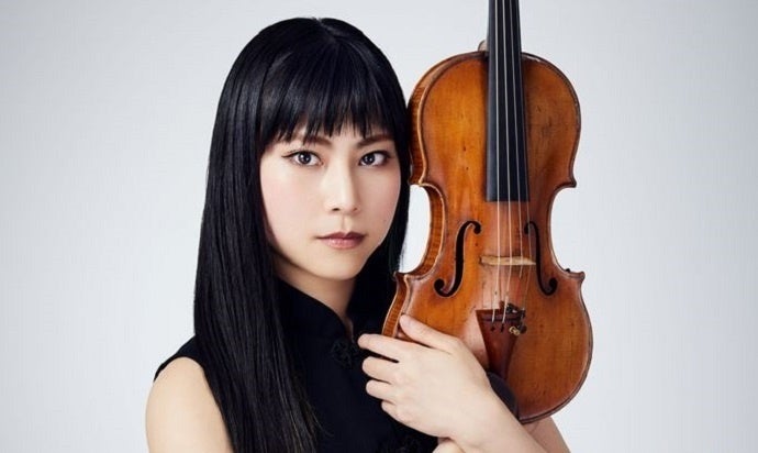 ヴァイオリン：石上真由子 ©Takafumi Ueno