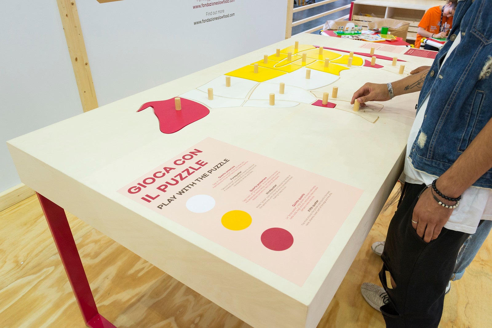 あそべるまなべる展示（イタリアでの開催時）