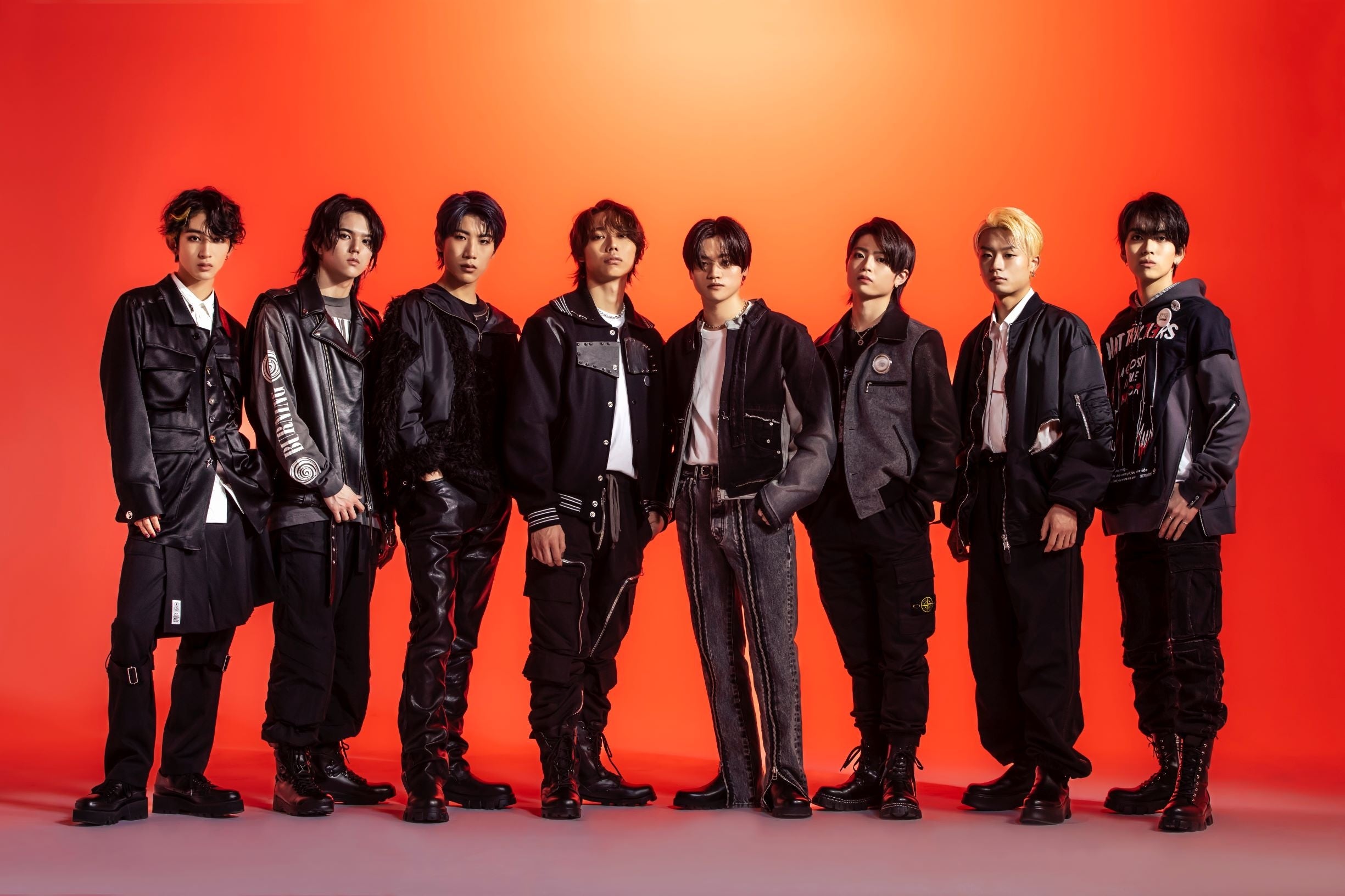 2023年最注目の男性8人組ダンス&ボーカルグループ、MAZZELの新