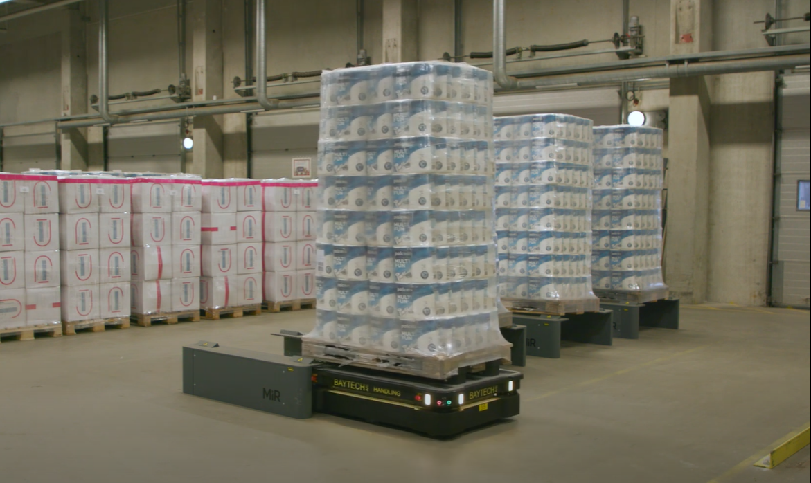 自律走行搬送ロボットMiR