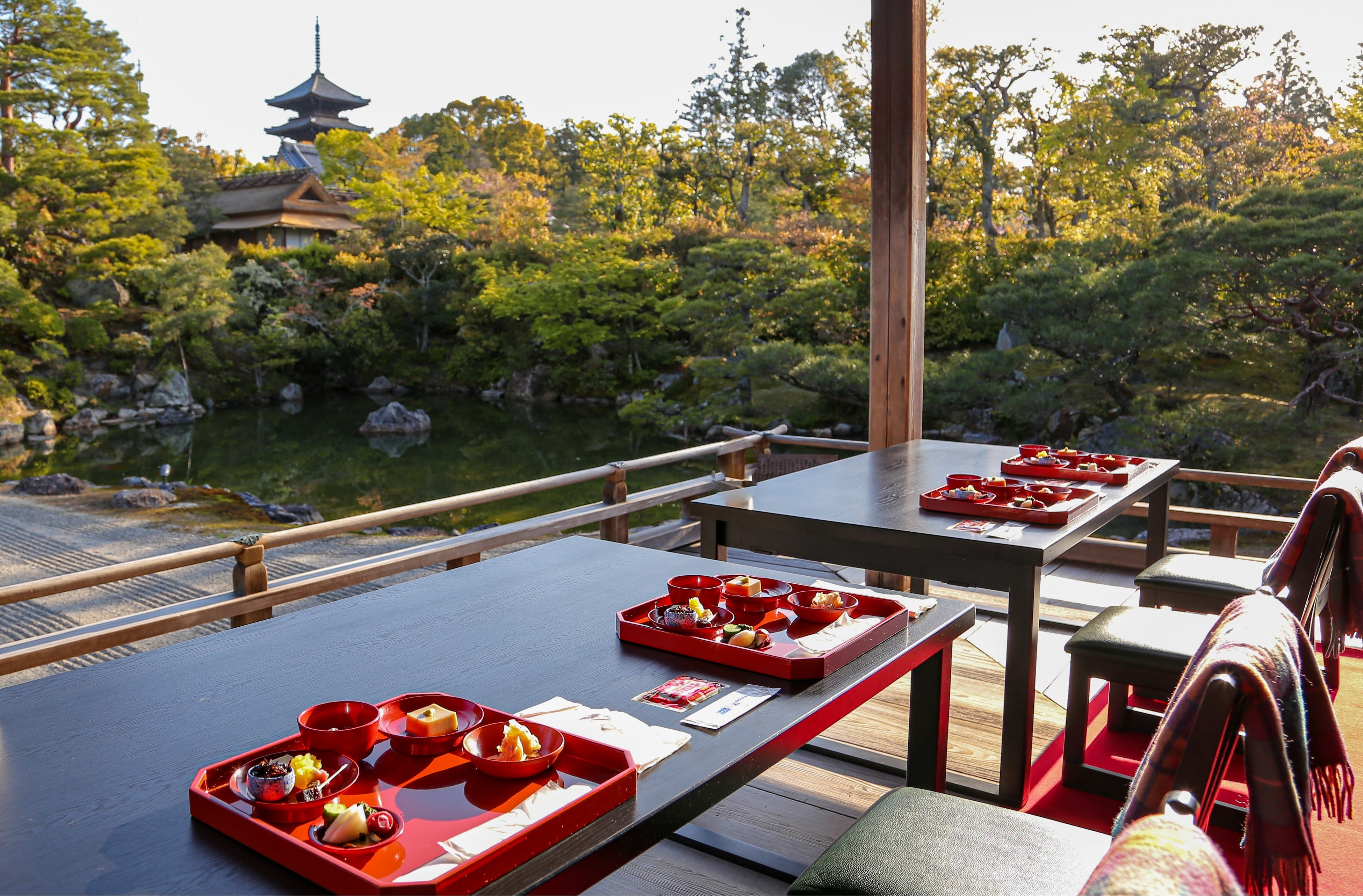 宸殿でのご朝食風景