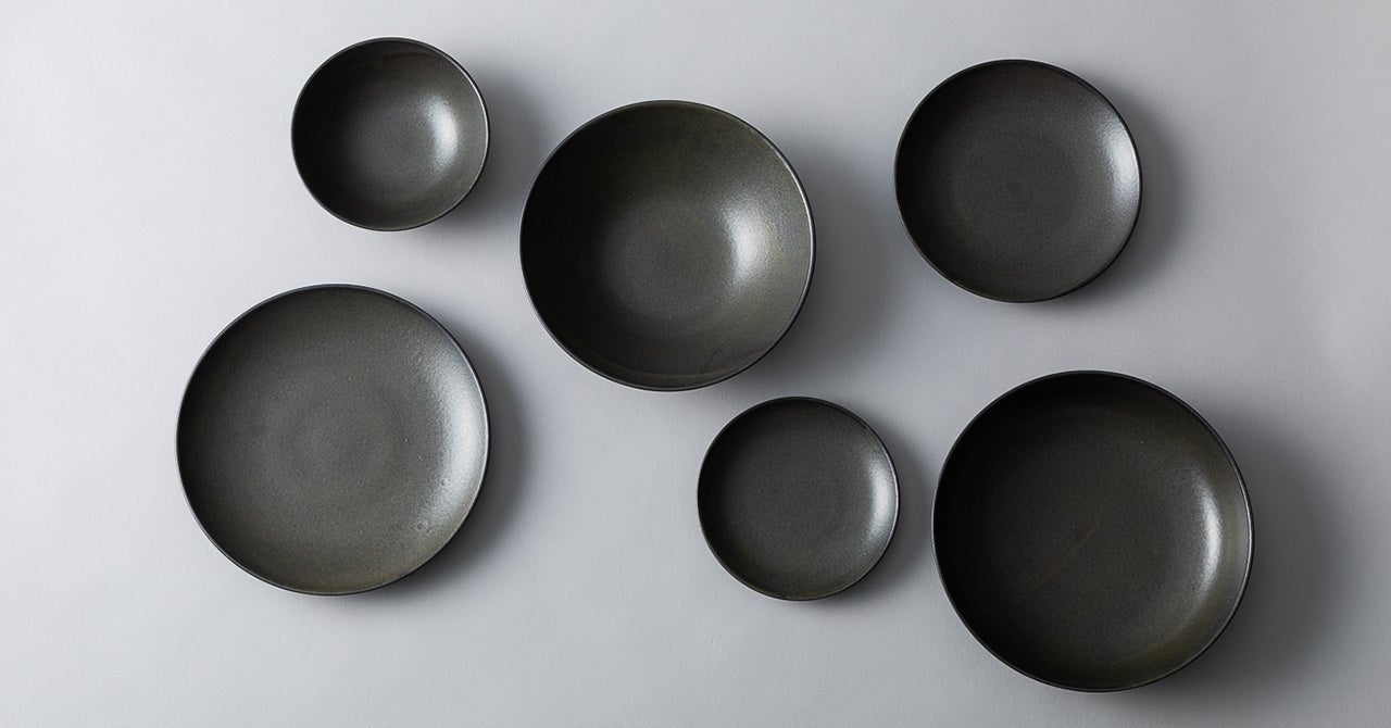 黒でそろえる新生活 」オールブラックのライフスタイルブランド kuros