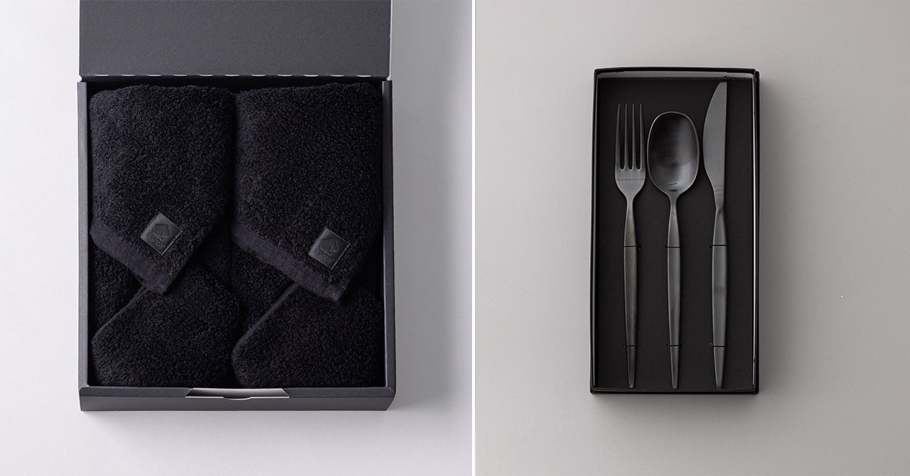 京都紋付 深黒タオル ギフトセット 3,960円～13,640円(税込)／燕三条 ブラックステンレス カトラリーギフトセット 9,130円(税込)