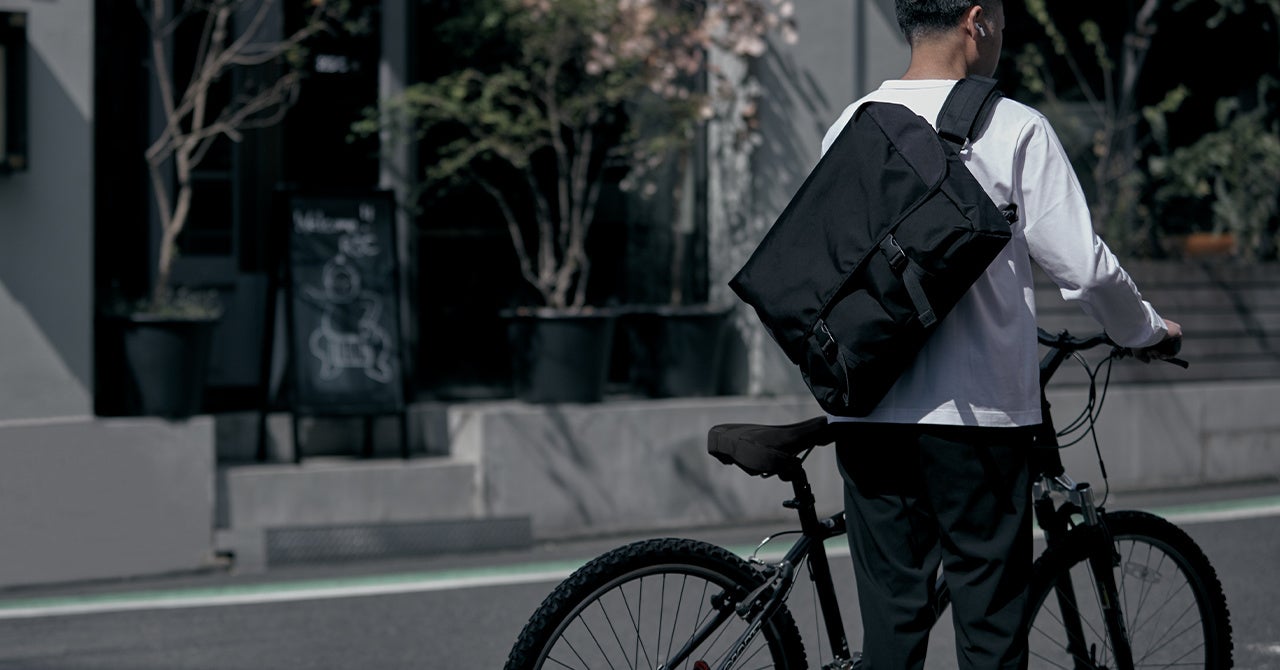 軽量コーデュラナイロン メッセンジャーバッグ　24,200円