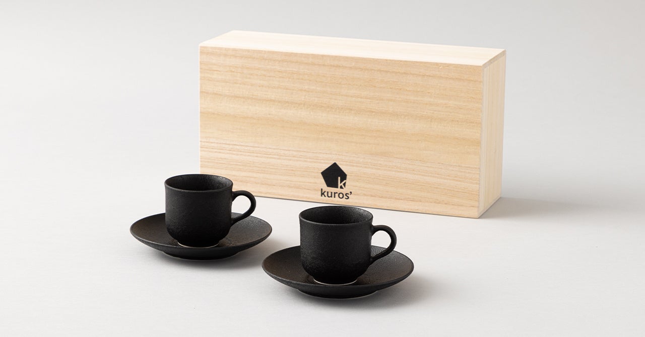 黒に特化したライフスタイルブランド kuros'(クロス)がブランド1周年