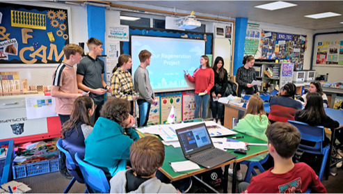 学校FLL大会の様子（プレゼンテーション）