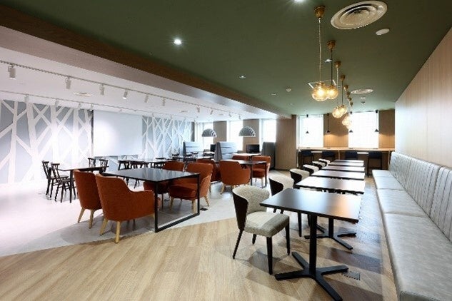 白樺をイメージしたラウンジ