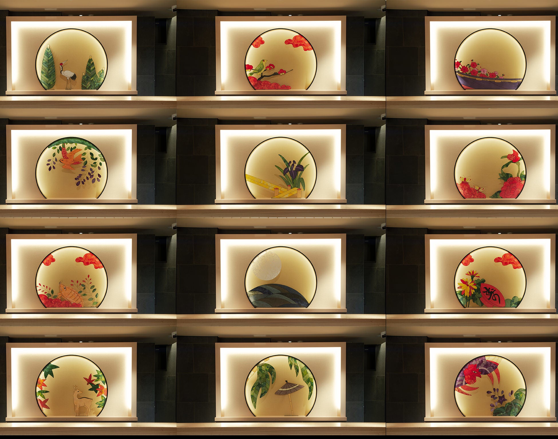 花札の絵柄に合わせて、毎月変化