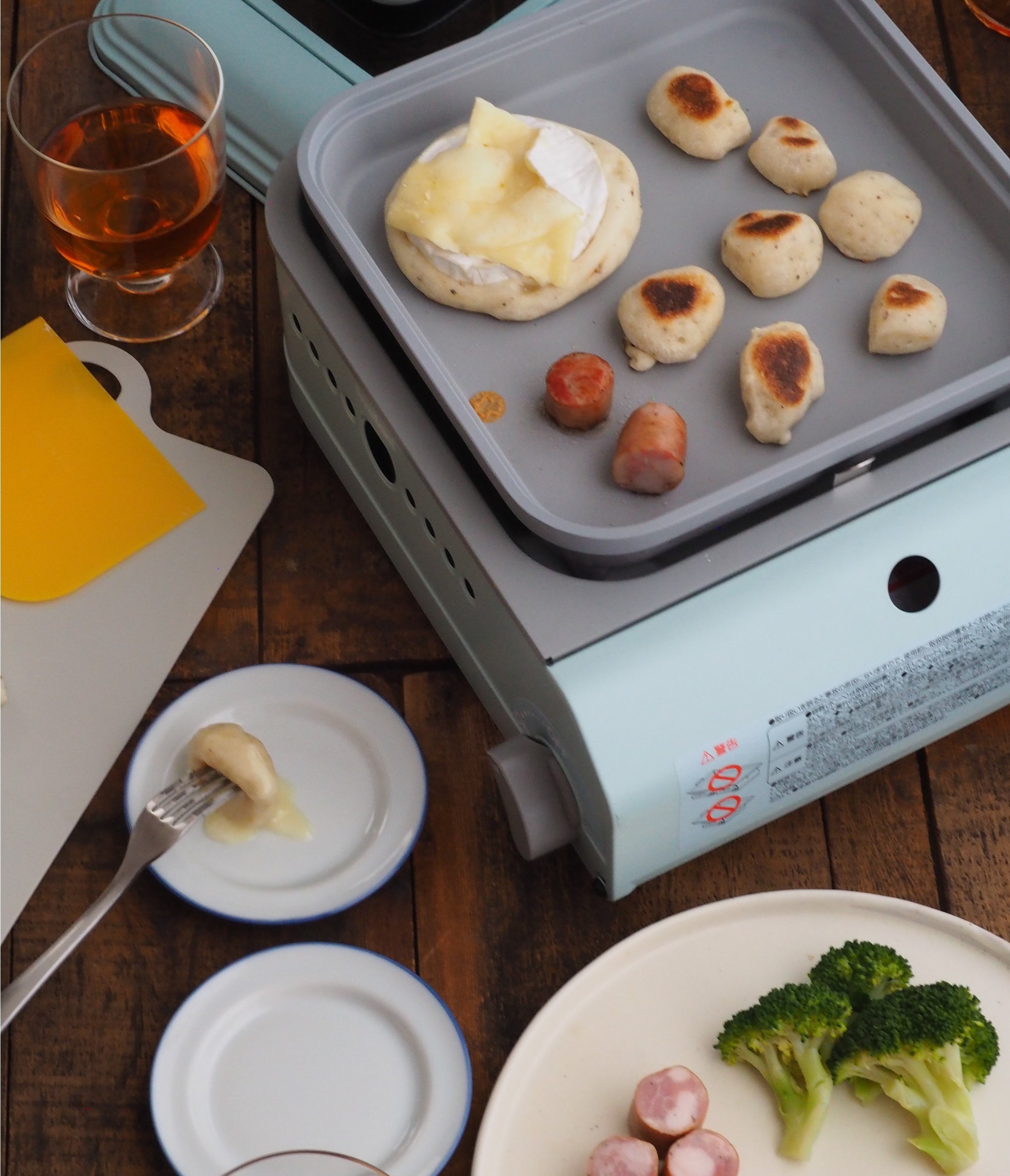 テラスやキャンプ、お外で楽しむ「チーズフォンデュ」