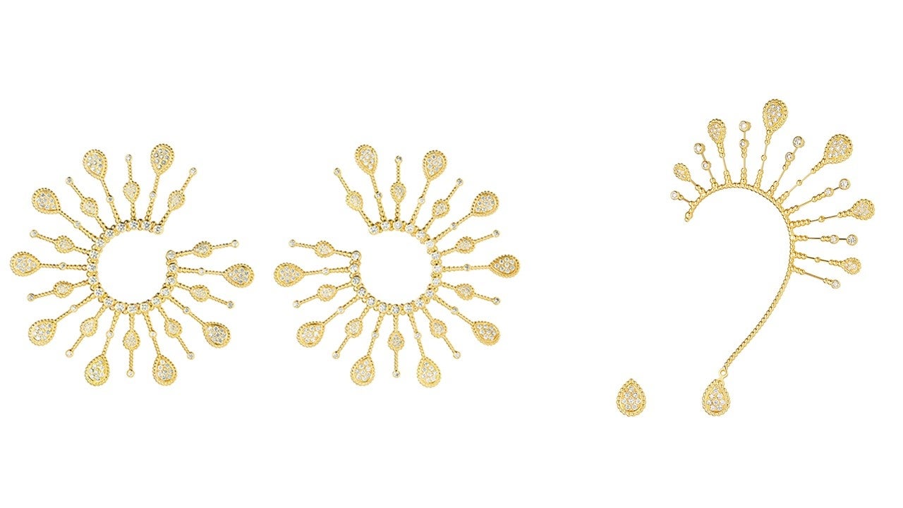 左から セルパンボエム マルチモチーフ フープイヤリング ￥5,610,000(予定価格) セルパンボエム 7モチーフ アシンメトリー イヤリング ￥1,518,000(予定価格)