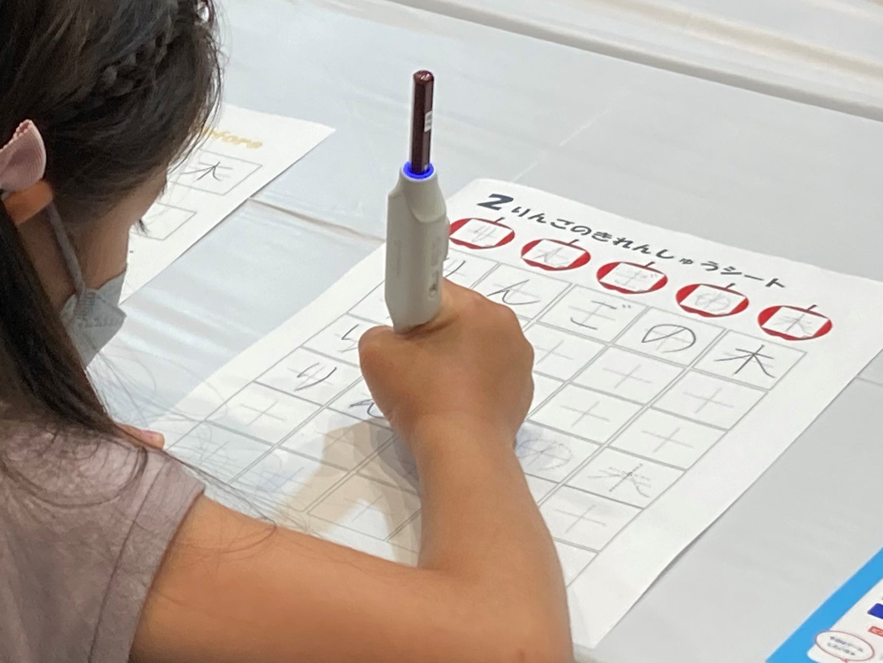 イベントレポート しゅくだいやる気ペン と日本ペン習字研究会共同開催の小学生に向けた鉛筆 美文字講座 コクヨ株式会社のプレスリリース イベントレポート しゅくだいやる気ペン と日本ペン習字研究会共同開催の小学生に向けた鉛筆 美文字講座 コクヨ株式会社のプレスリリース