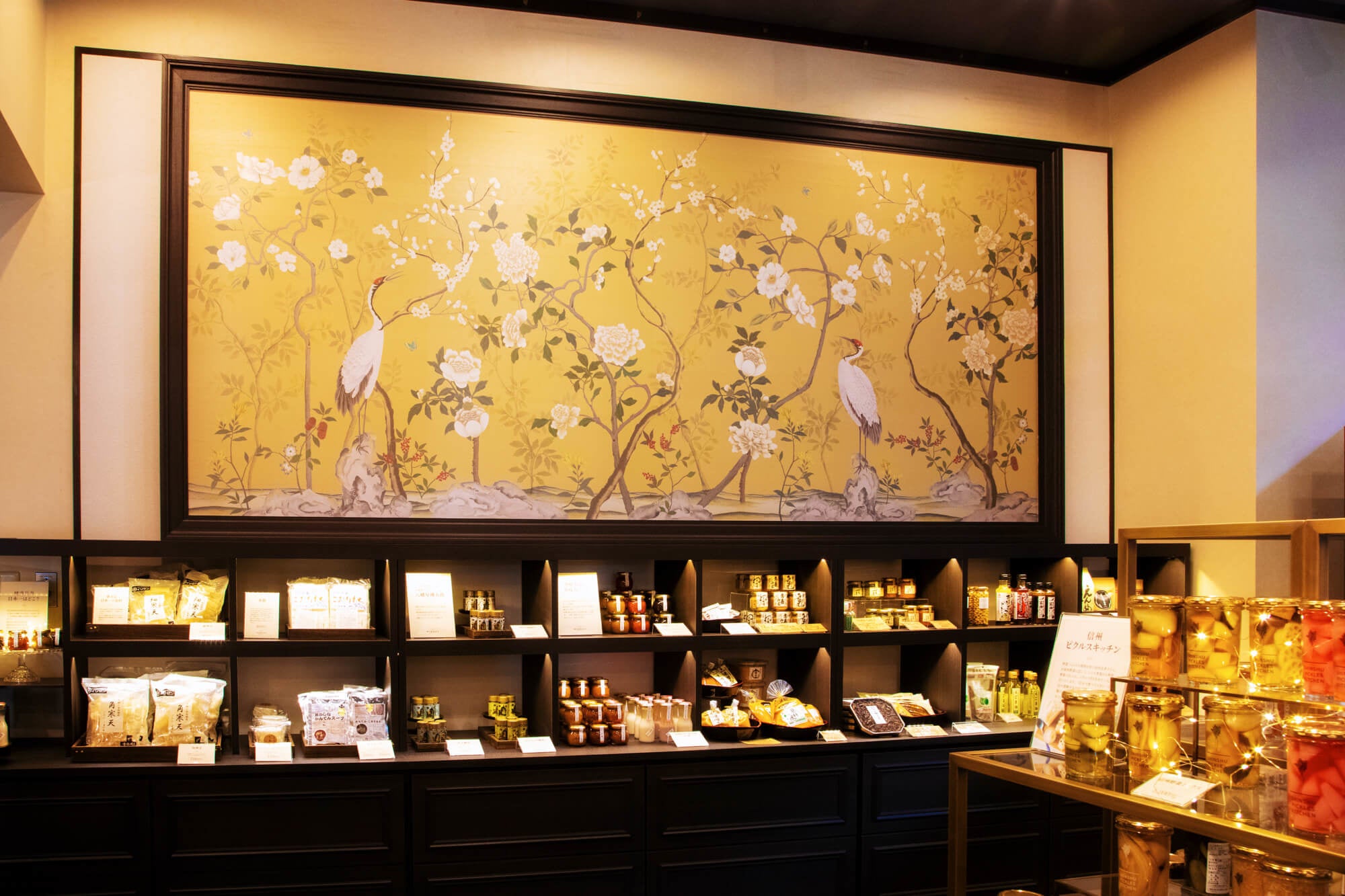 昨年リニューアルした館内の売店