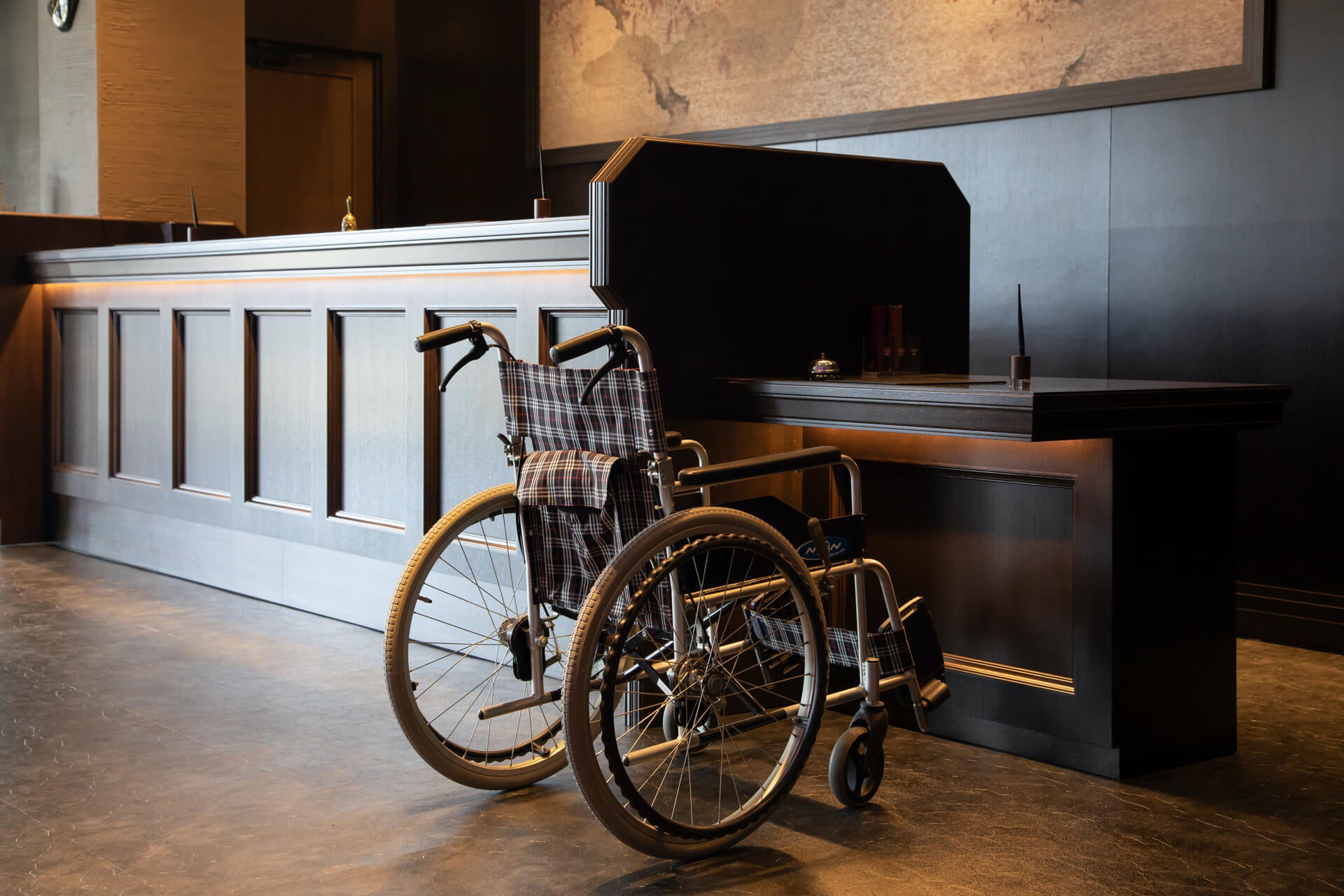 車椅子利用客用のチェックインカウンター