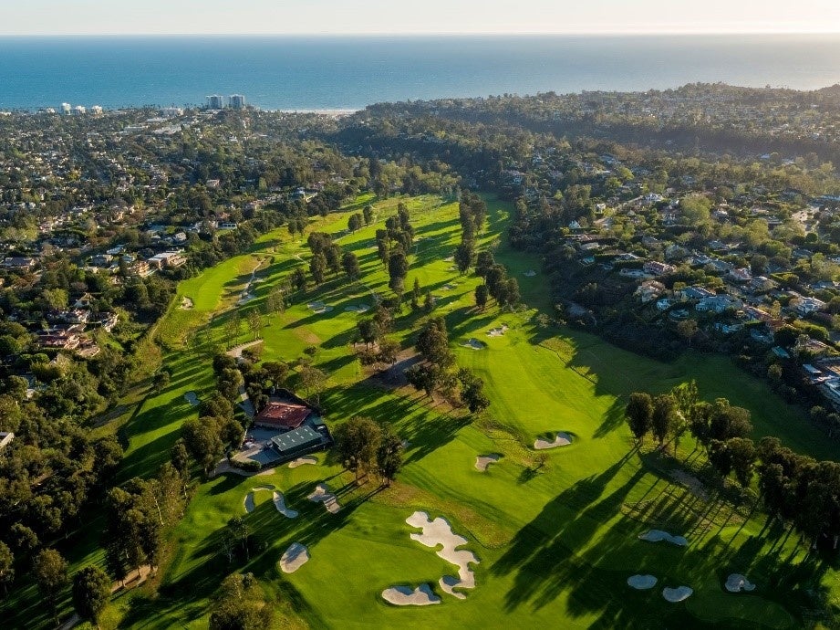 【航空写真】サンタモニカの潮風が心地良いリビエラカントリークラブ