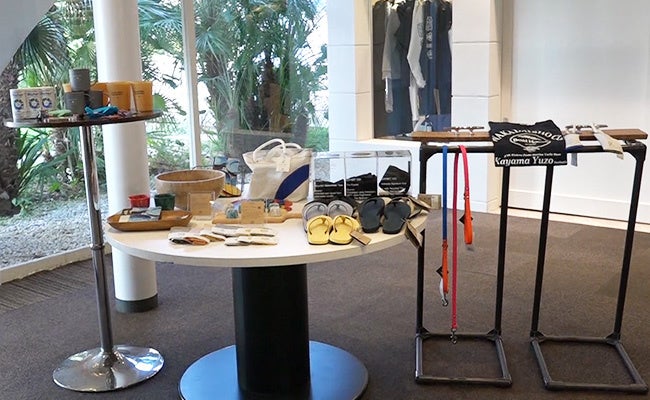 環境に配慮した商品が並ぶエシカルなショップ