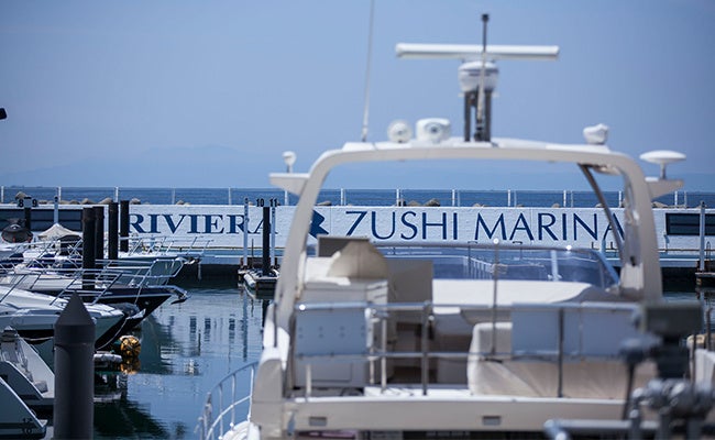 リビエラ逗子マリーナのヨットハーバー