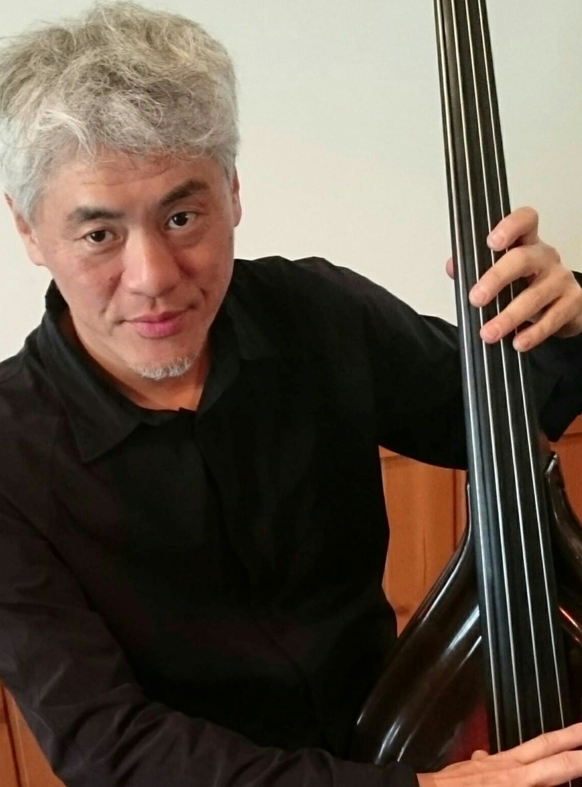 小泉哲夫 – ベース