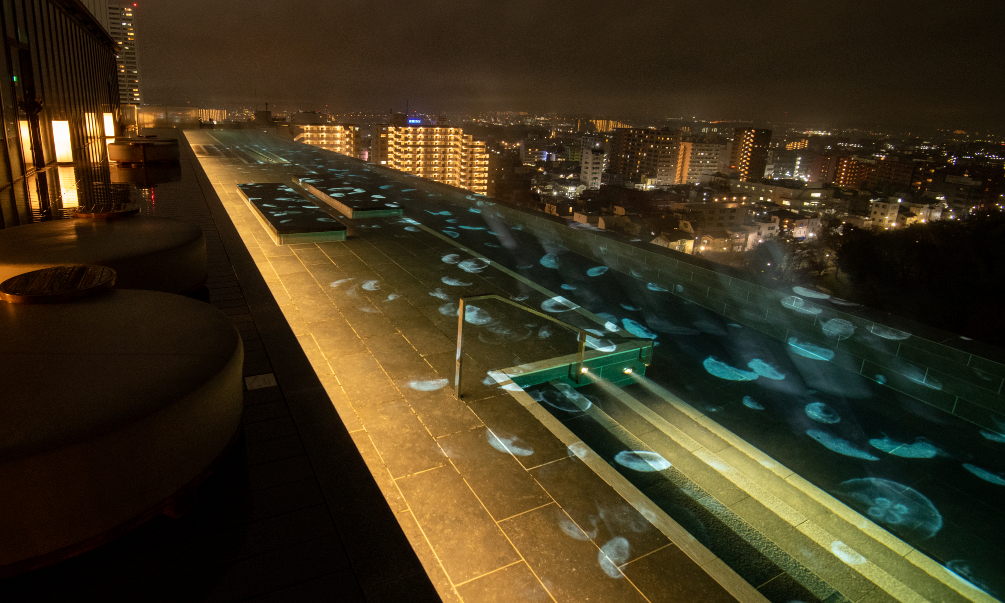 インフィニティプールのクラゲモチーフ