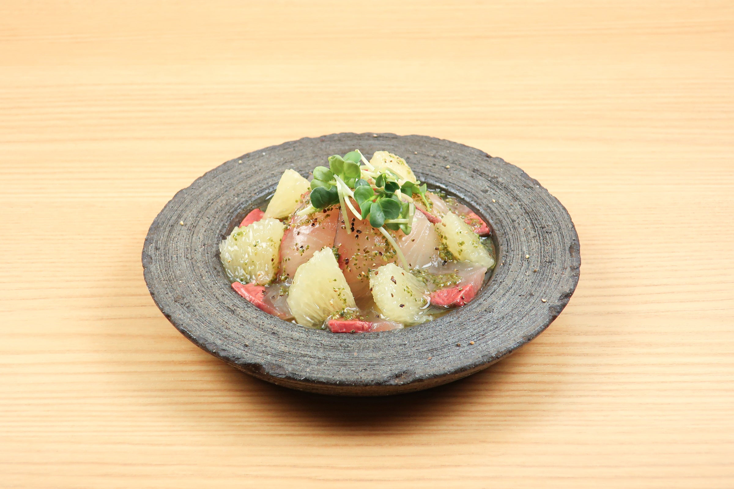 スシローグループ」が手掛ける大衆寿司居酒屋「鮨 酒 肴 杉玉