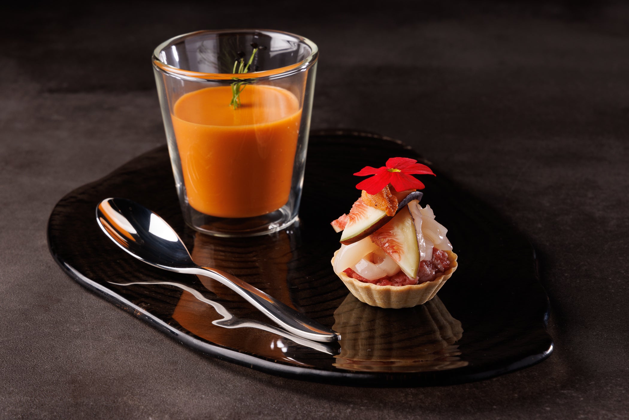 【前菜】ミニタルト＆ガスパチョ