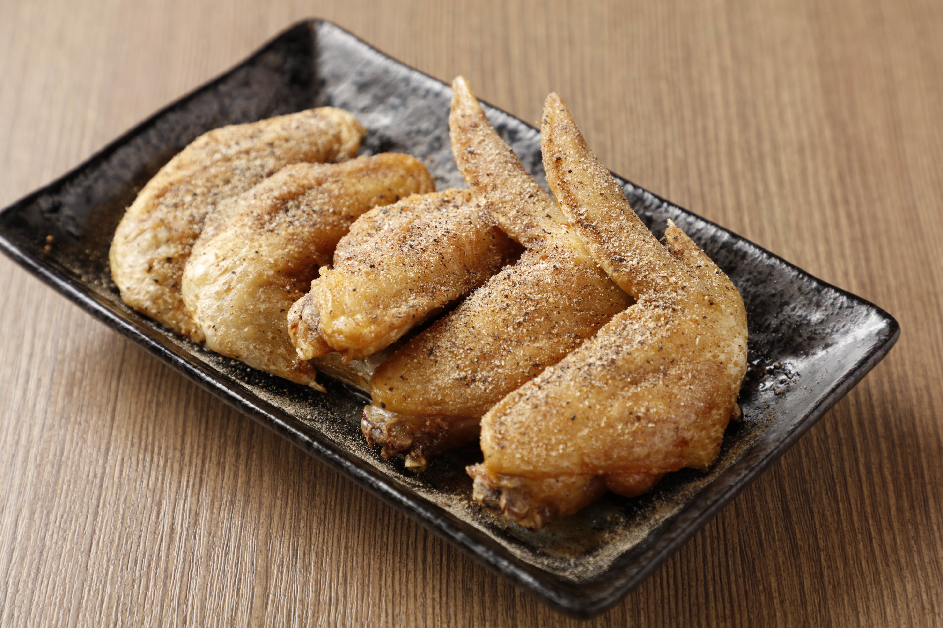 伝説の手羽先 5本390円