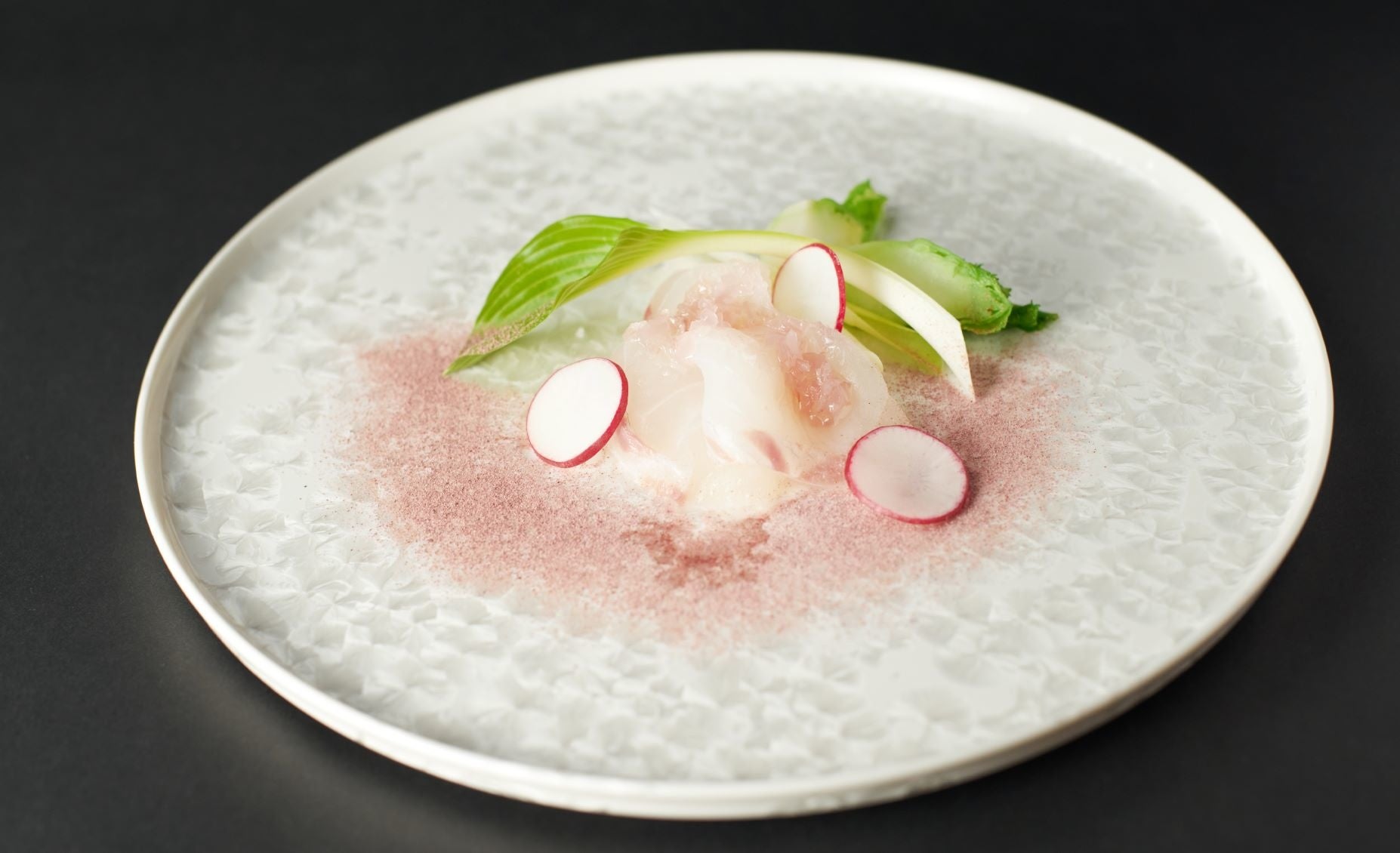 【前菜】八重桜で淡くマリネした桜鯛