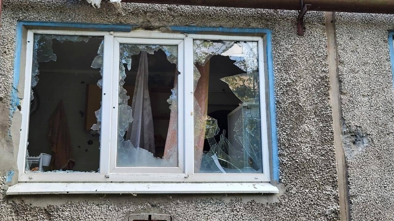 損壊の激しい家屋。この状態では冬を越すことができず避難生活が余儀なくされている。（2023年9月11日ドネツク州）