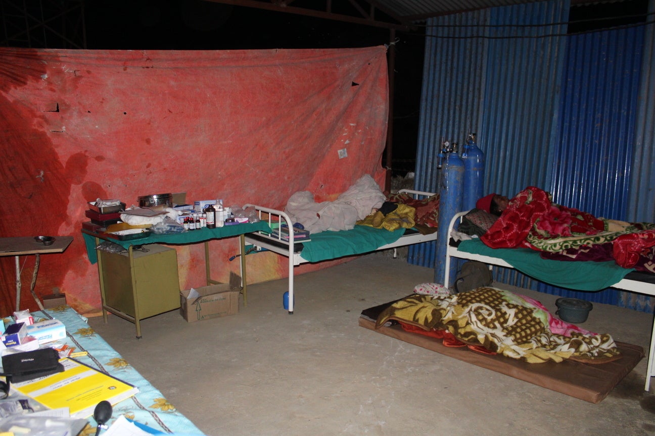 被災地の仮設シェルターの様子（撮影：2023年11月9日 ジャジャルコット郡）