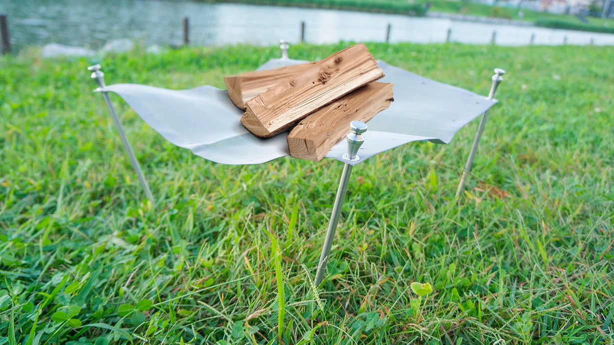 焚火台にも使えるマルチツール