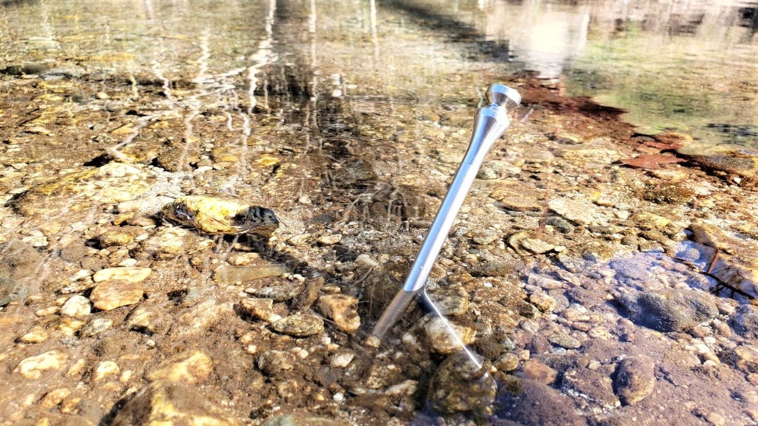 雨や濡れた地面でも最適な素材