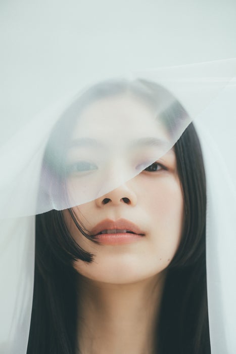 髪に、蜜のヴェール ~Dressed in a Honey Veil~(出典: PR TIMES)