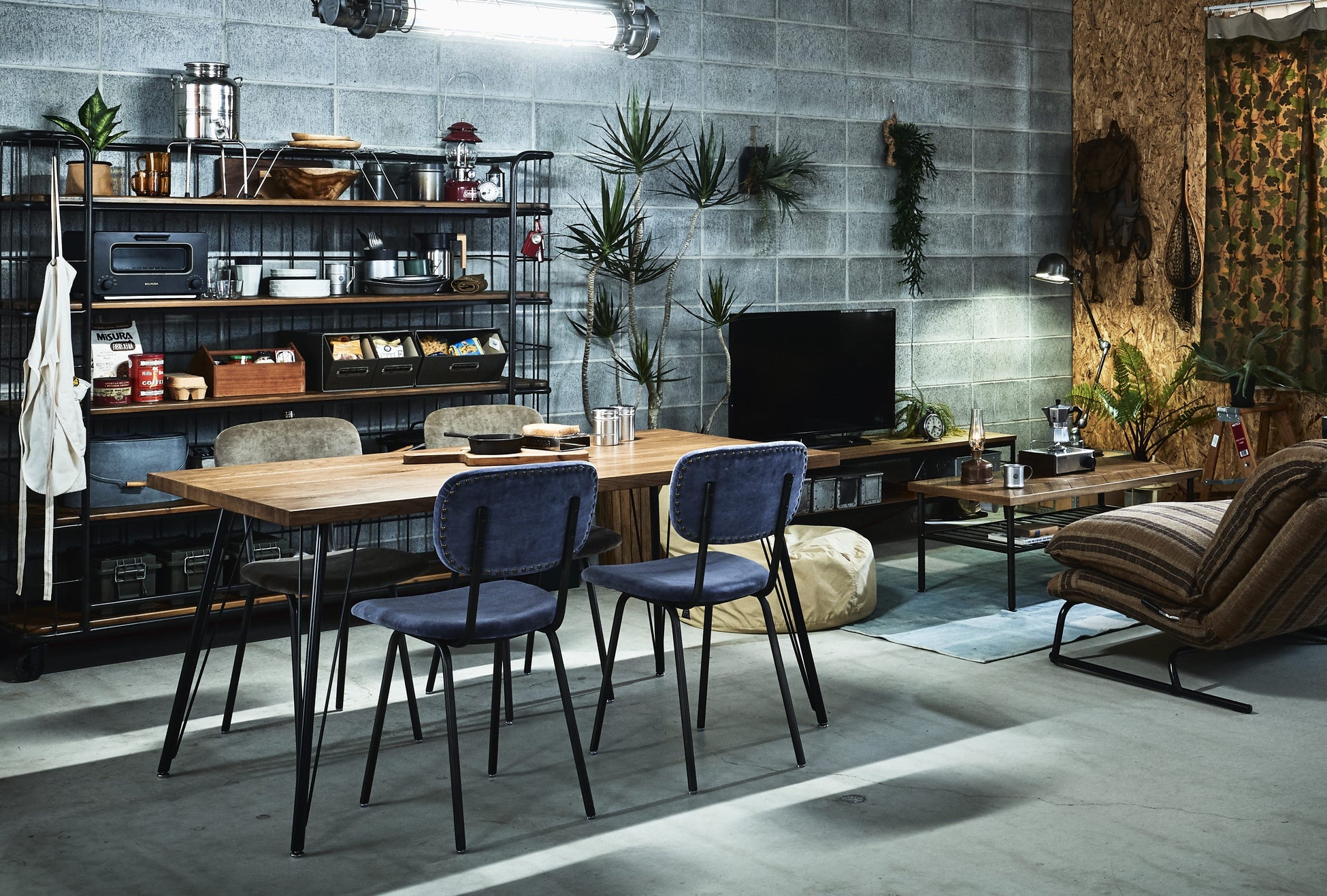 「CRUSH CRASH PROJECT クラッシュクラッシュプロジェクト」多様なジャンルと個性豊かなスタイリングを提案