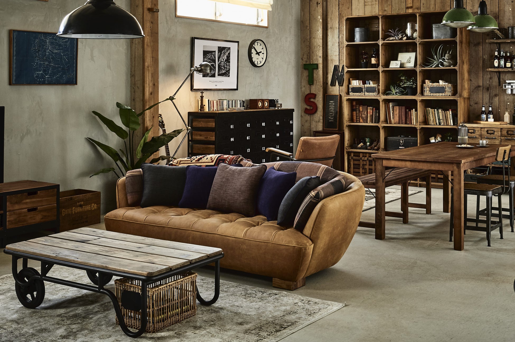 「CRUSH CRASH PROJECT クラッシュクラッシュプロジェクト」多様なジャンルと個性豊かなスタイリングを提案