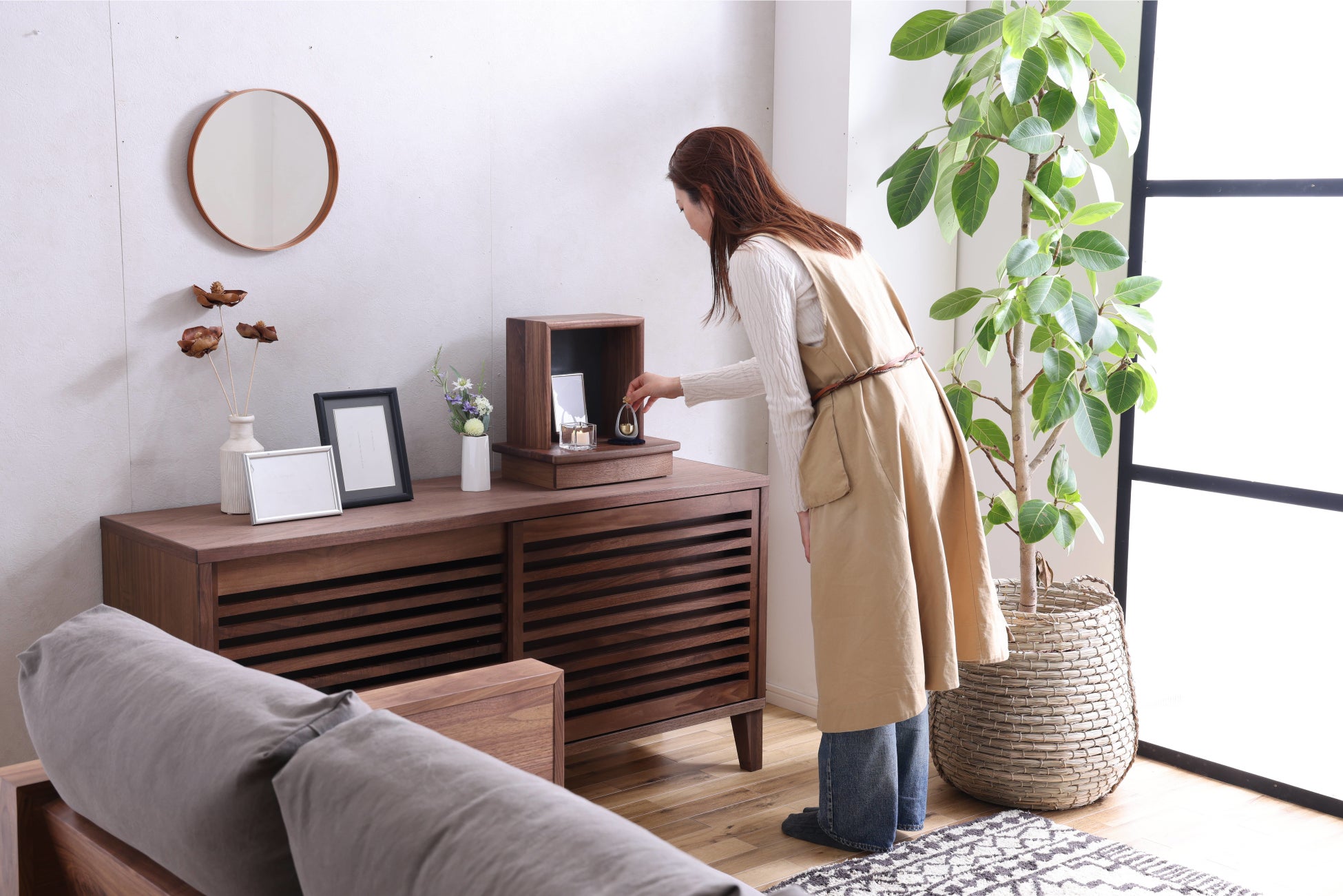 家具メーカーが仏壇 家具産地大川の関家具が新たにお部屋のインテリアに合わせやすい仏壇を発表 株式会社関家具のプレスリリース 家具メーカーが仏壇 家具産地大川の関家具が新たにお部屋のインテリアに合わせやすい仏壇を発表 株式会社関家具のプレスリリース